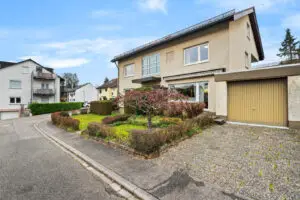 Straßenansicht | Garage